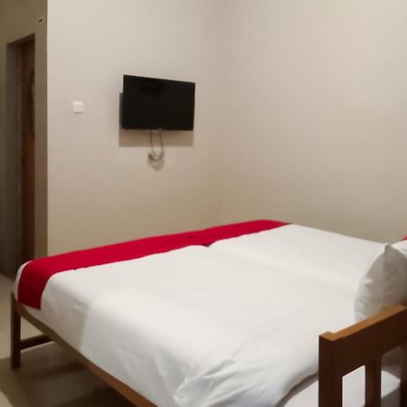 Reddoorz At Joyce Guest House Medan Esterno foto