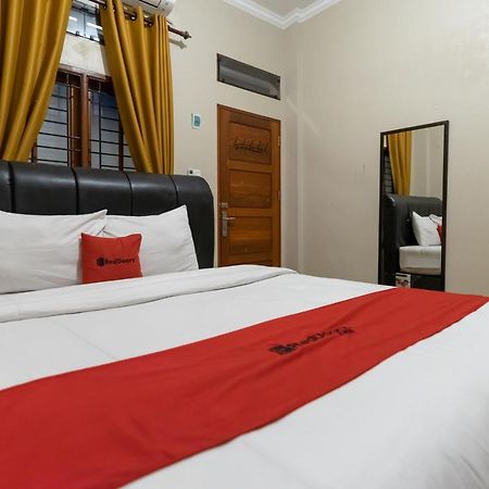 Reddoorz At Joyce Guest House Medan Esterno foto