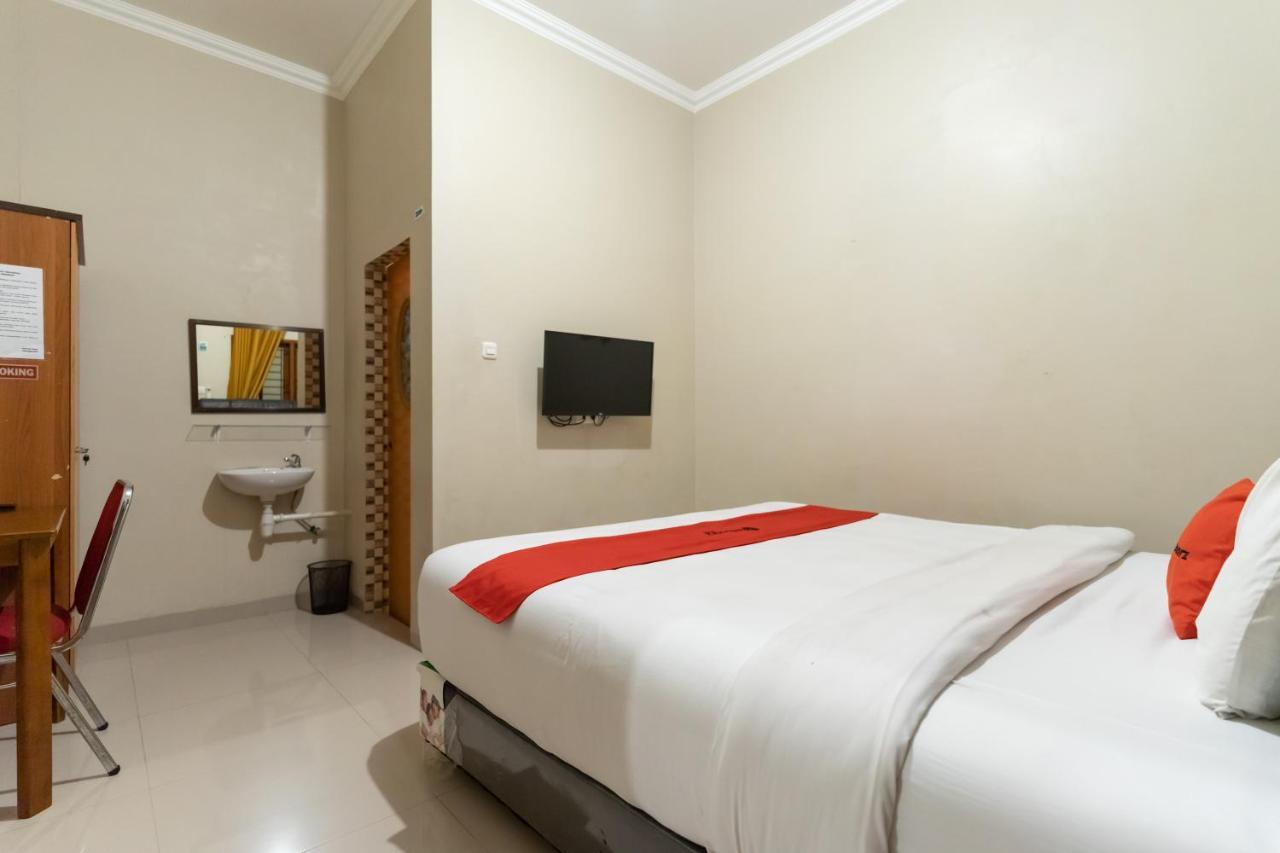 Reddoorz At Joyce Guest House Medan Esterno foto