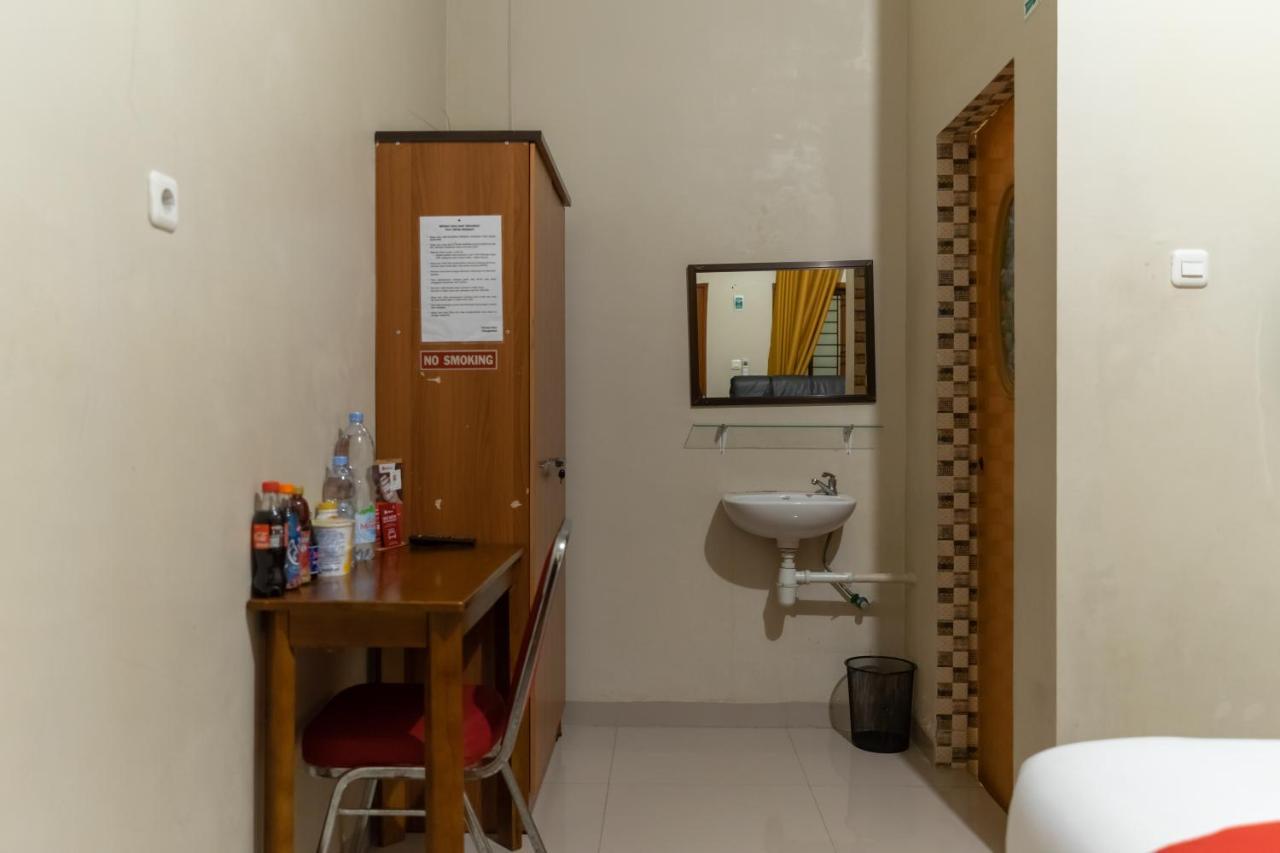 Reddoorz At Joyce Guest House Medan Esterno foto