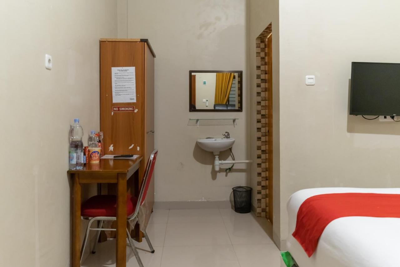 Reddoorz At Joyce Guest House Medan Esterno foto