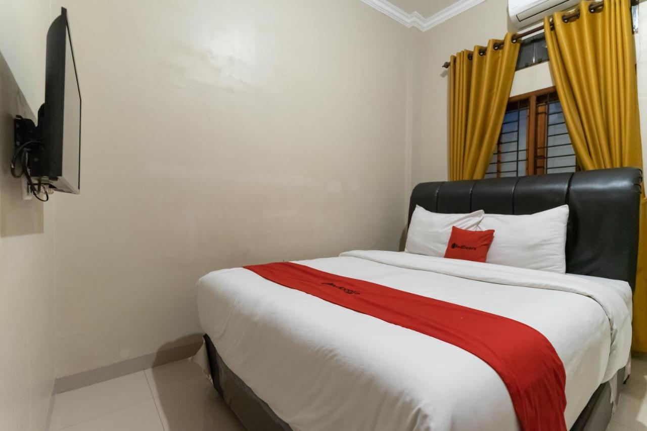Reddoorz At Joyce Guest House Medan Esterno foto